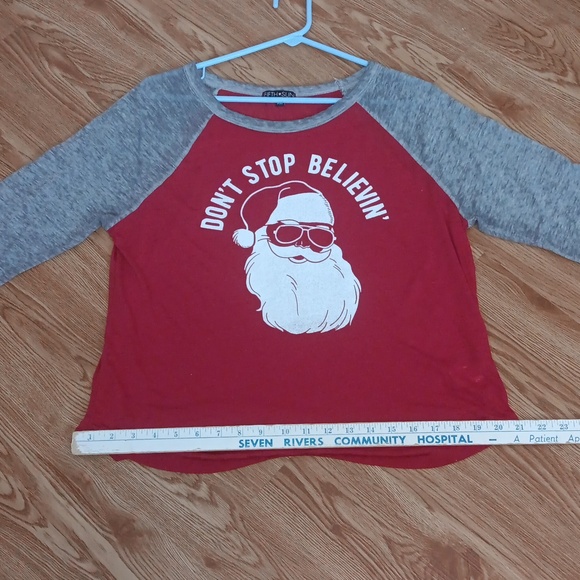 Fifth Sun Women's XL Holiday Santa Tee-Shirt Red Gray Long Sleeve - Picture 6 of 9